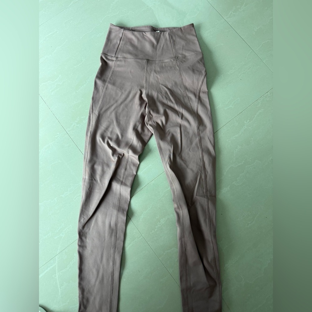 Girlfriend collective mauve size small